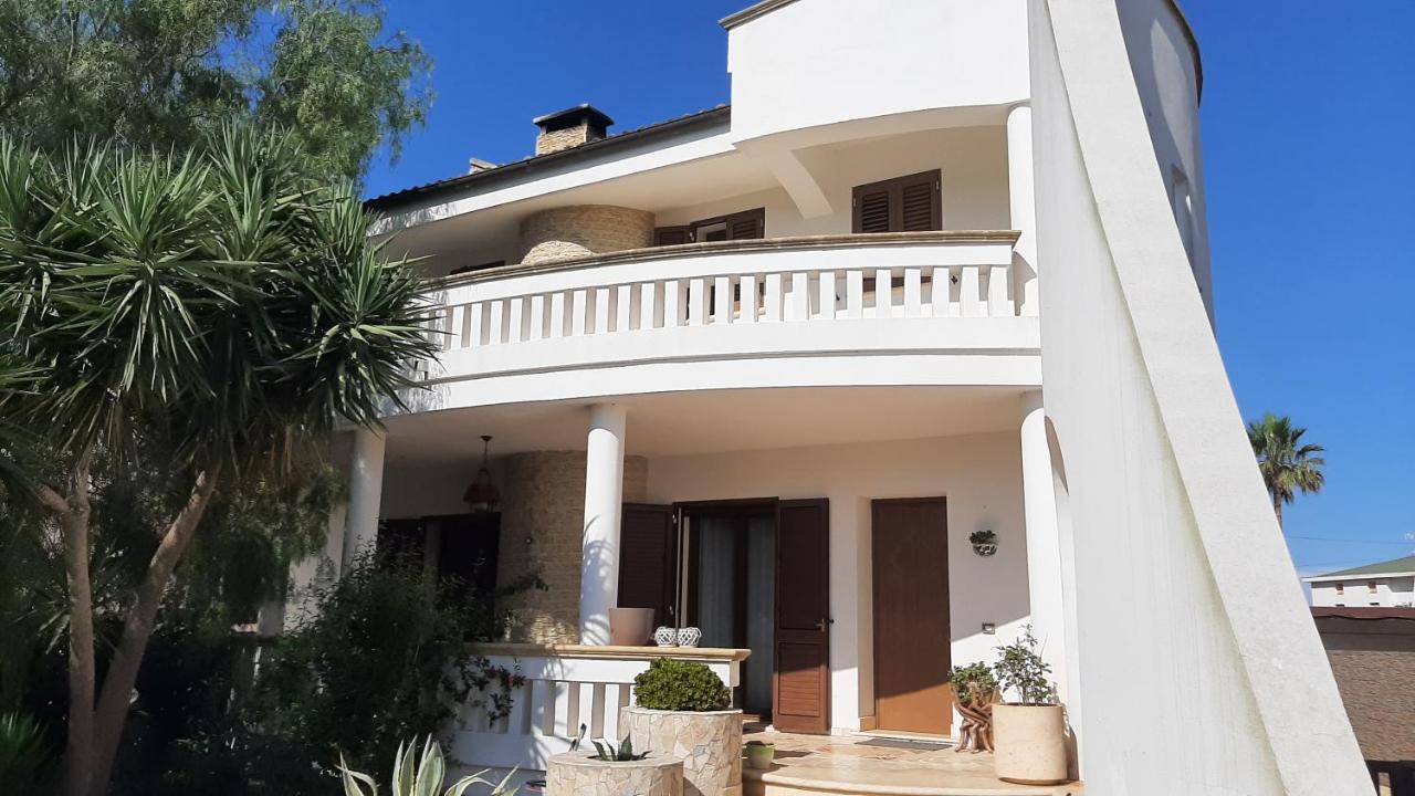 Casa Giulia Hotel Tiggiano Bagian luar foto